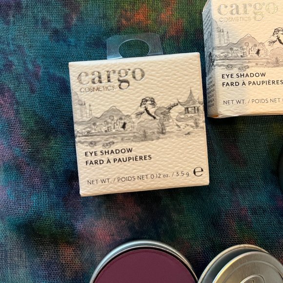 NIB 2 CARGO COSMETICS EYESHADOWS in MORETON BAY PLUM - Picture 2 of 4